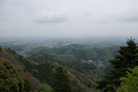 高尾山ケーブルカー駅付近の展望台