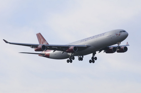 航空科学博物館からの初日の出と航空機撮影