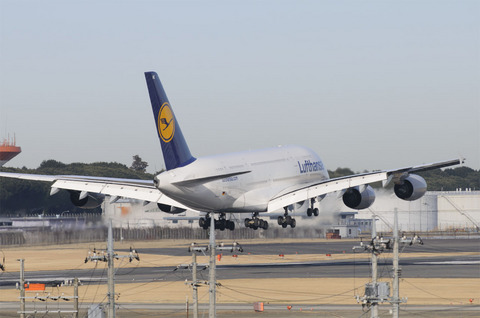 航空科学博物館からの初日の出と航空機撮影